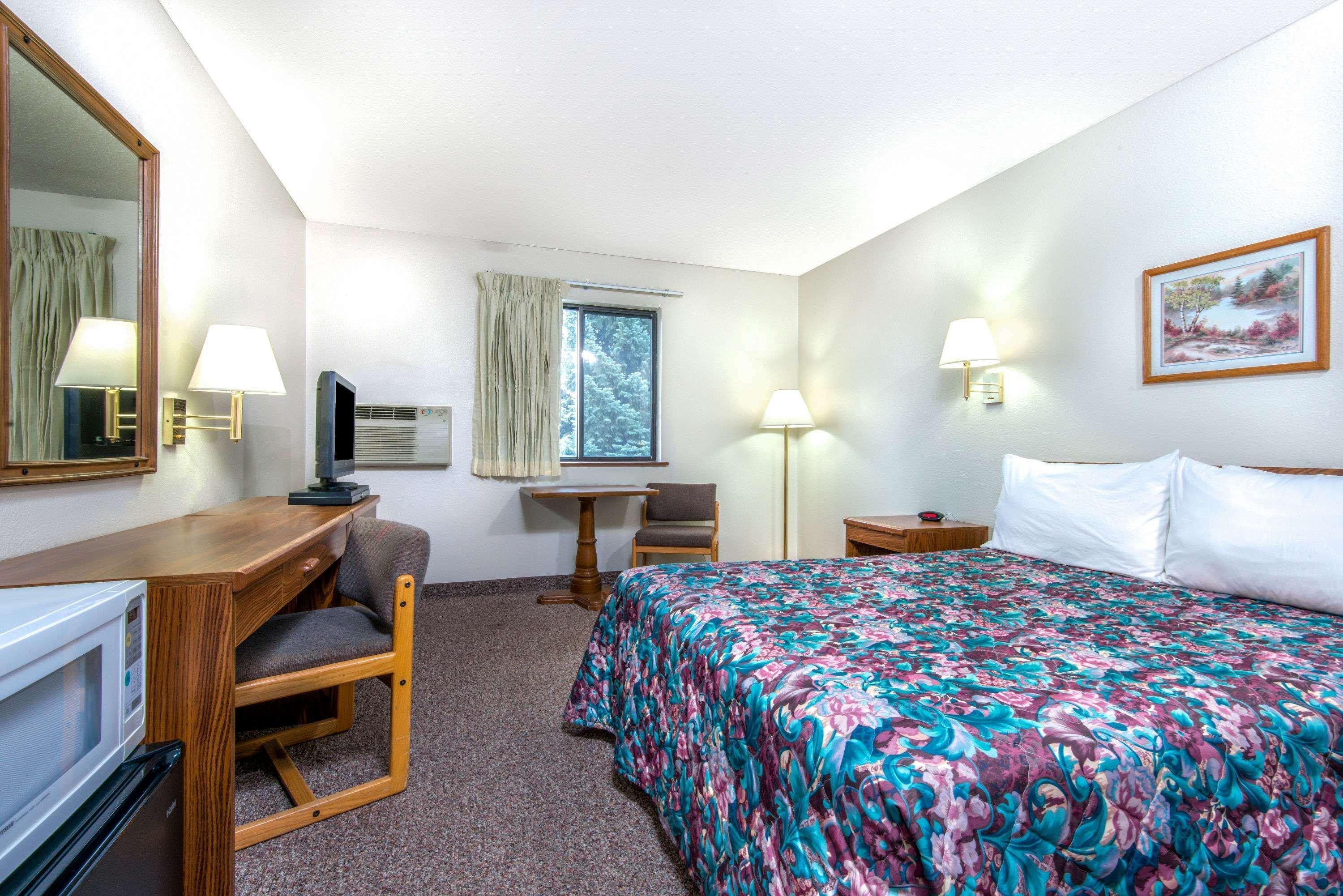 Super 8 By Wyndham Missoula/Brooks Street Otel Dış mekan fotoğraf