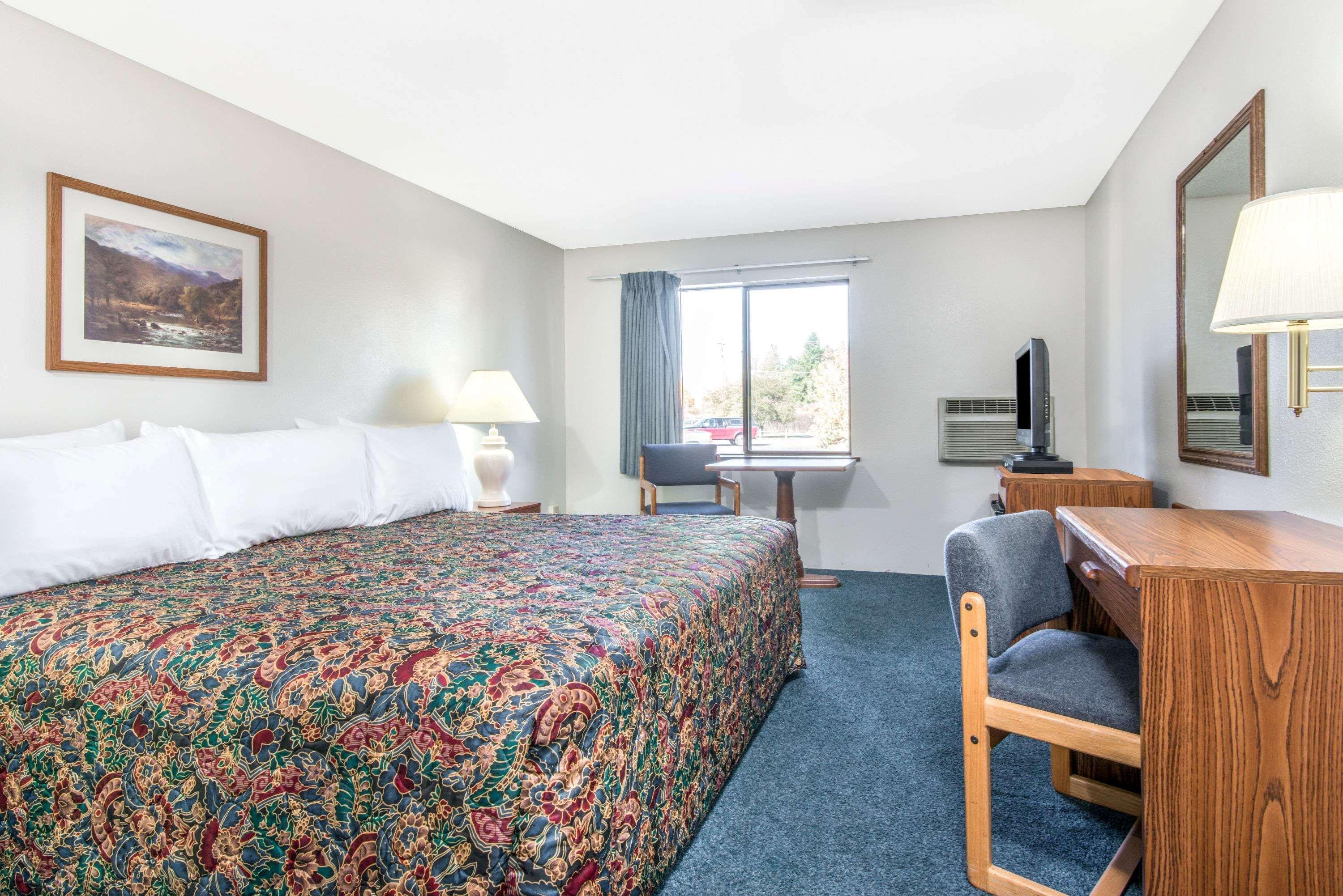 Super 8 By Wyndham Missoula/Brooks Street Otel Dış mekan fotoğraf