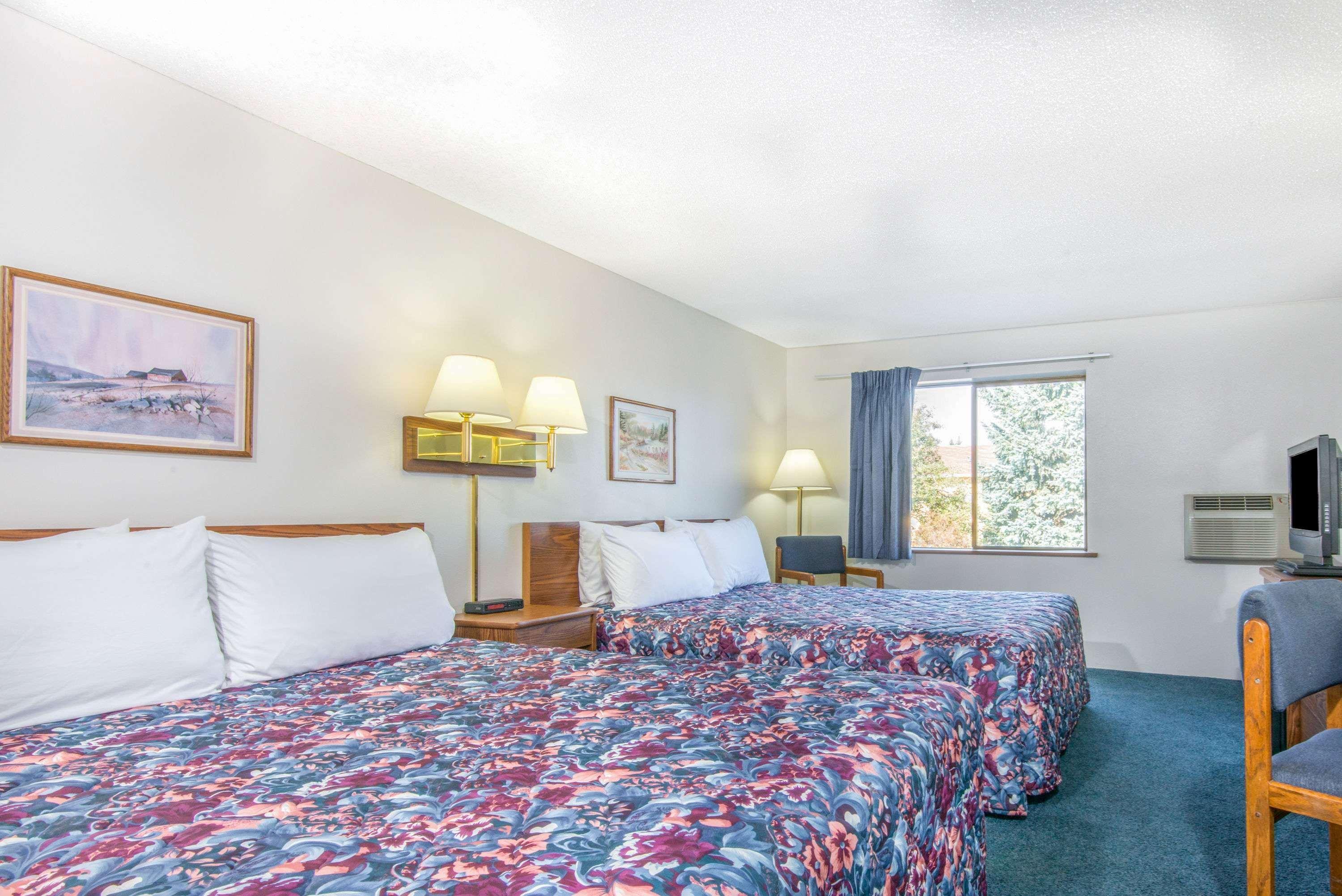 Super 8 By Wyndham Missoula/Brooks Street Otel Dış mekan fotoğraf