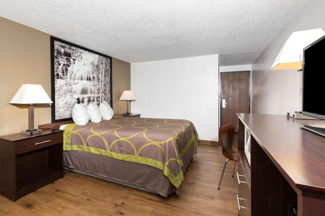 Super 8 By Wyndham Missoula/Brooks Street Otel Dış mekan fotoğraf